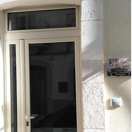 La Pietra 卡斯特拉纳格罗泰