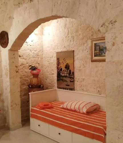 La Pietra فندق مبيت وإفطار 3*